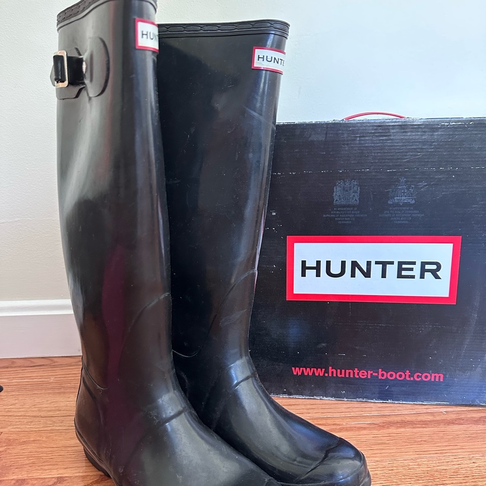 Tall hunter boots